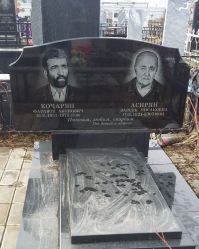 Гранитный памятник