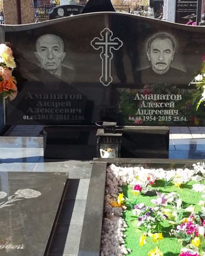 Гранитный памятник