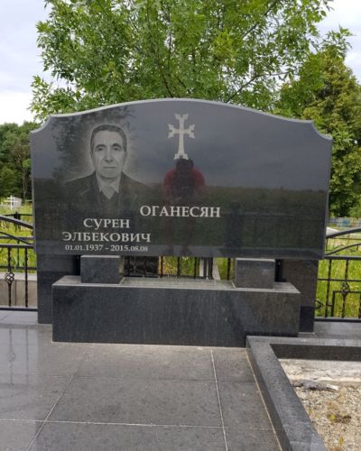 Гранитный памятник