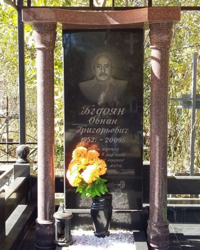 Изготовление элитных памятников